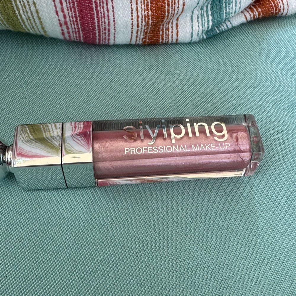 NWOT Set of 2 Siyiping Professional Makeup Lip Gloss.